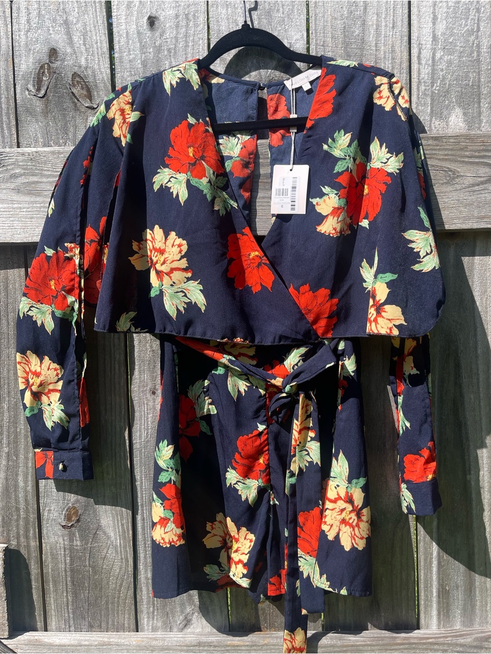 Love & Other Things NWT Floral Jumpsuit Romper in Navy with Red & Cream Sz M